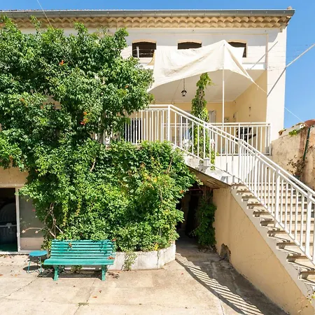 Prázdninový dům Maison Avec Terrasse Cavillargues